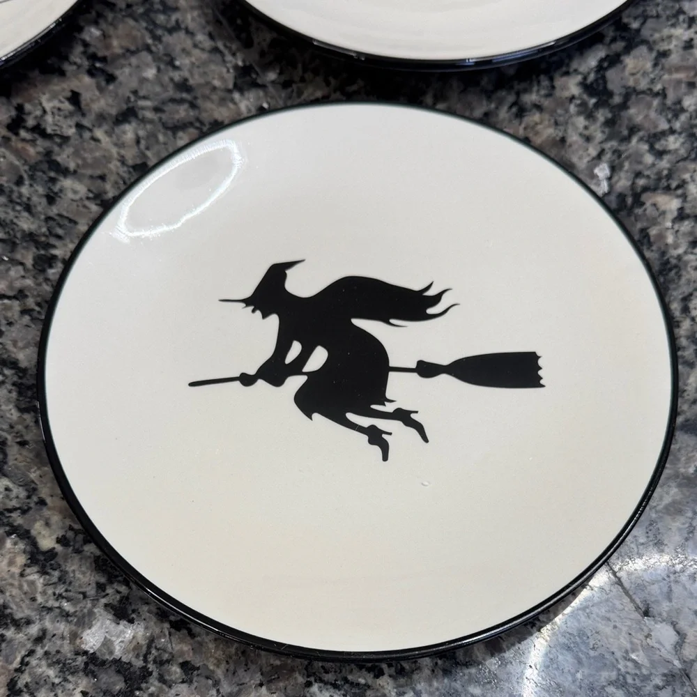 4 Halloween Themed Plates 8 inch NEW